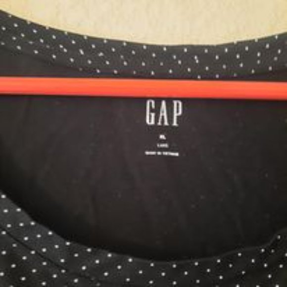 Gap Polka Dotted Tee  *BOGO* - Picture 4 of 6